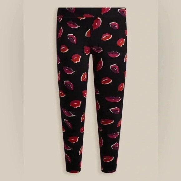 Torrid Black Full Length Comfort Waist Premium Leggings “Lips” Print Size L (0) - Picture 4 of 5